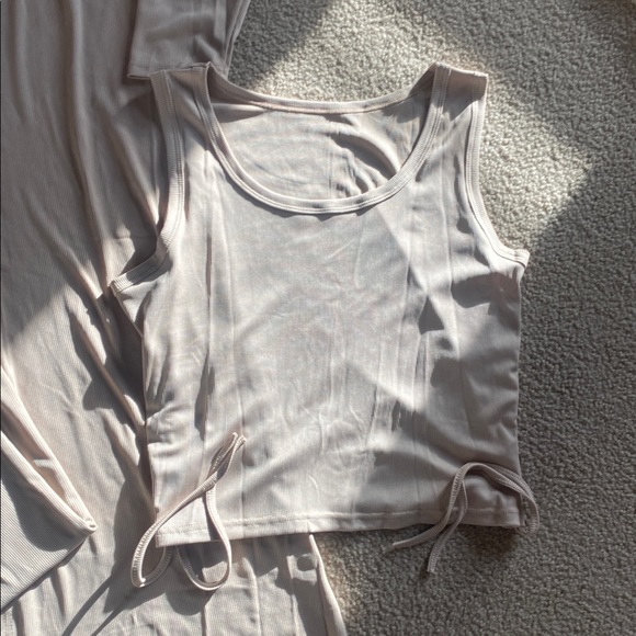 LARGE. EKOUAER 3 PIECE LOUNGE SET - Picture 8 of 9